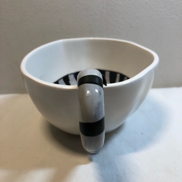 Unique Pier One Cat Mug Black White Vintage Retired Marked P1 - Picture 3 of 15